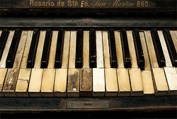 An old borken piano keyboard