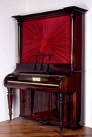Cabinet Piano
