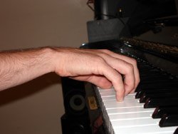 Right Hand Piano Playing Posture